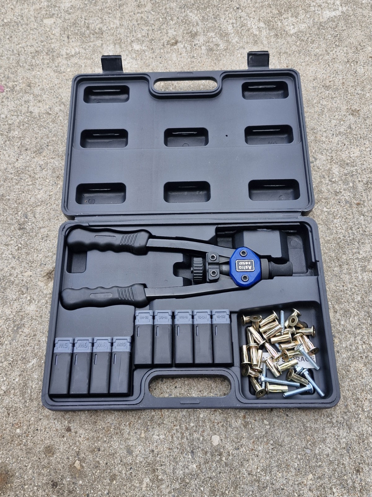Astro Pneumatic 1442 Metric And Sae 13"Thread Setting Hand Riveter Kit