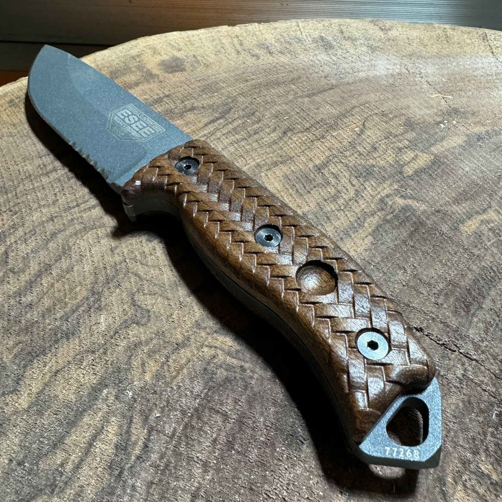 Nobleweave walnut scales compatible with ESEE-5/6 knife