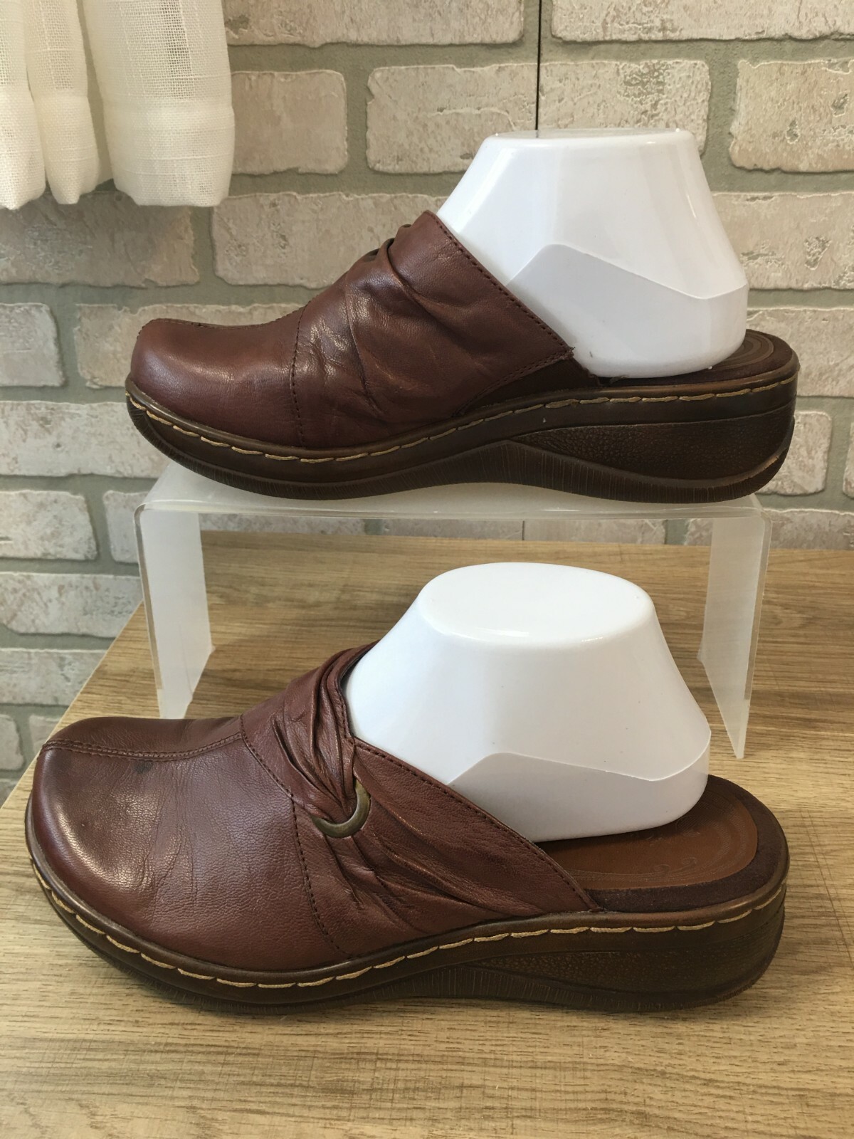 Bare Traps Palesa Womens Brown Leather Clogs, Size 9.5 M