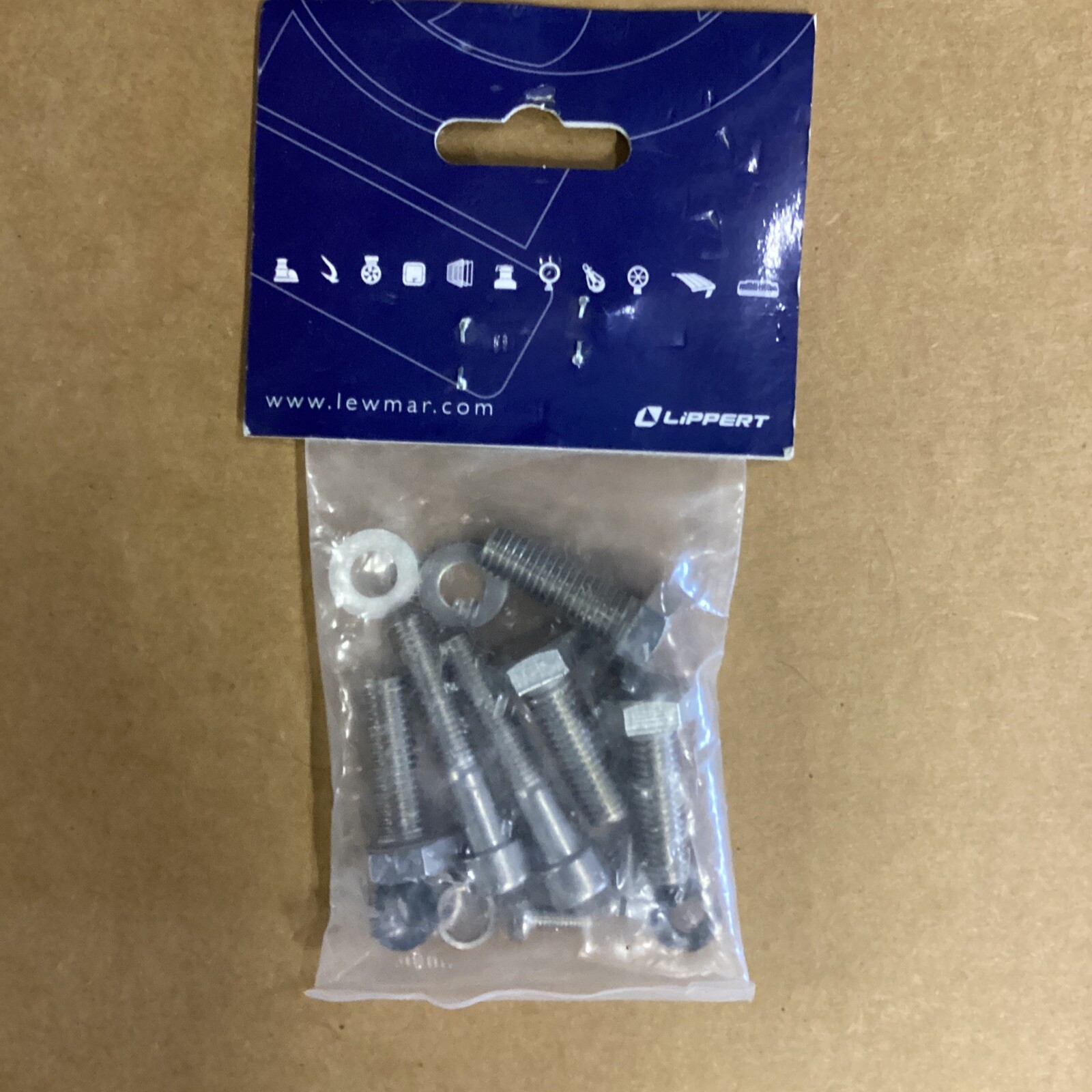 LEWMAR 185TT - 3.0 INSTALL FIXINGS #589352