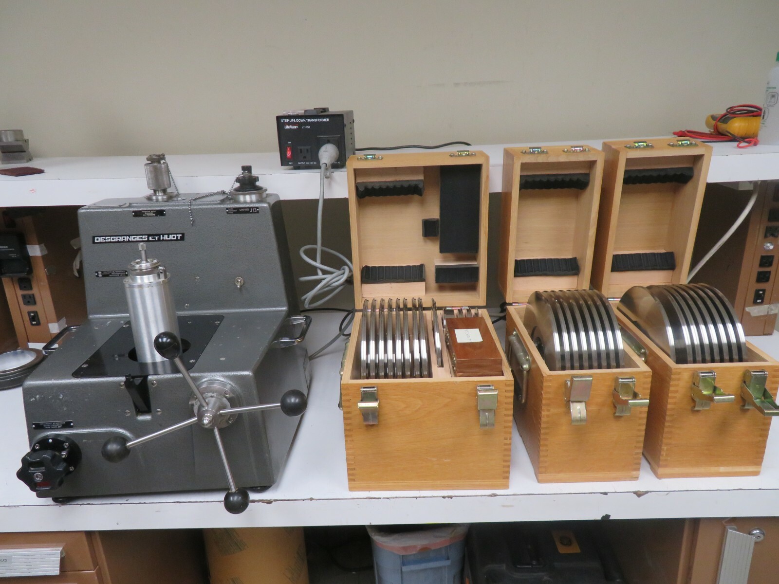 Desgranges et Huot - model 5301 - Primary Standard Pressure Calibrator