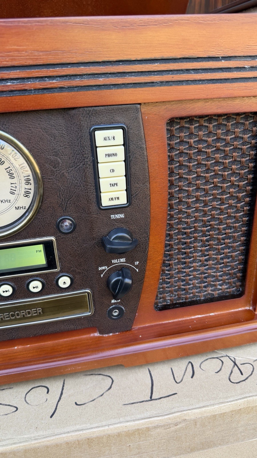 Innovative Technology ITVS-750B Bluetooth Record Player CD Recorder Wood