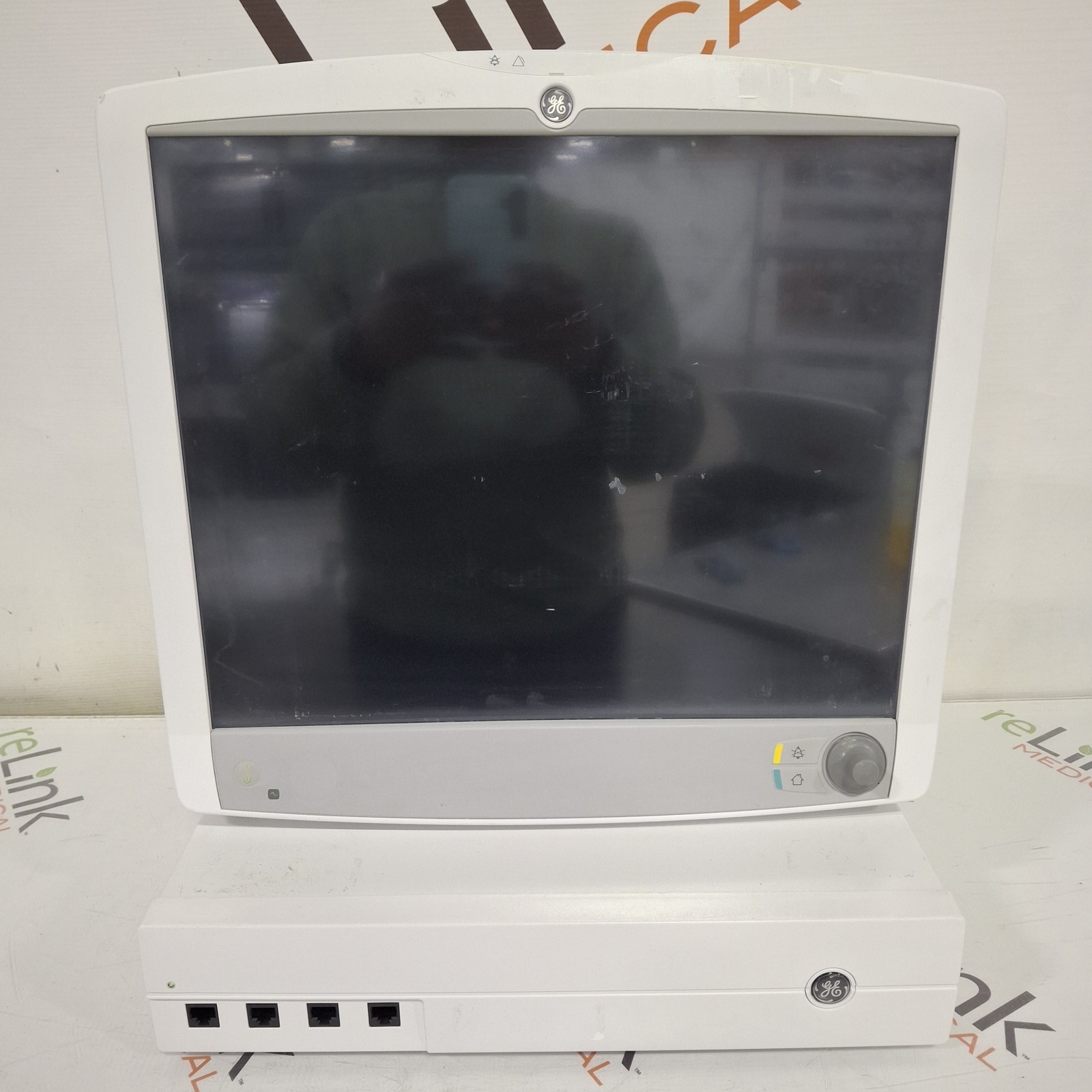 GE Healthcare Carescape B850 CPU w/ D19KT Monitor