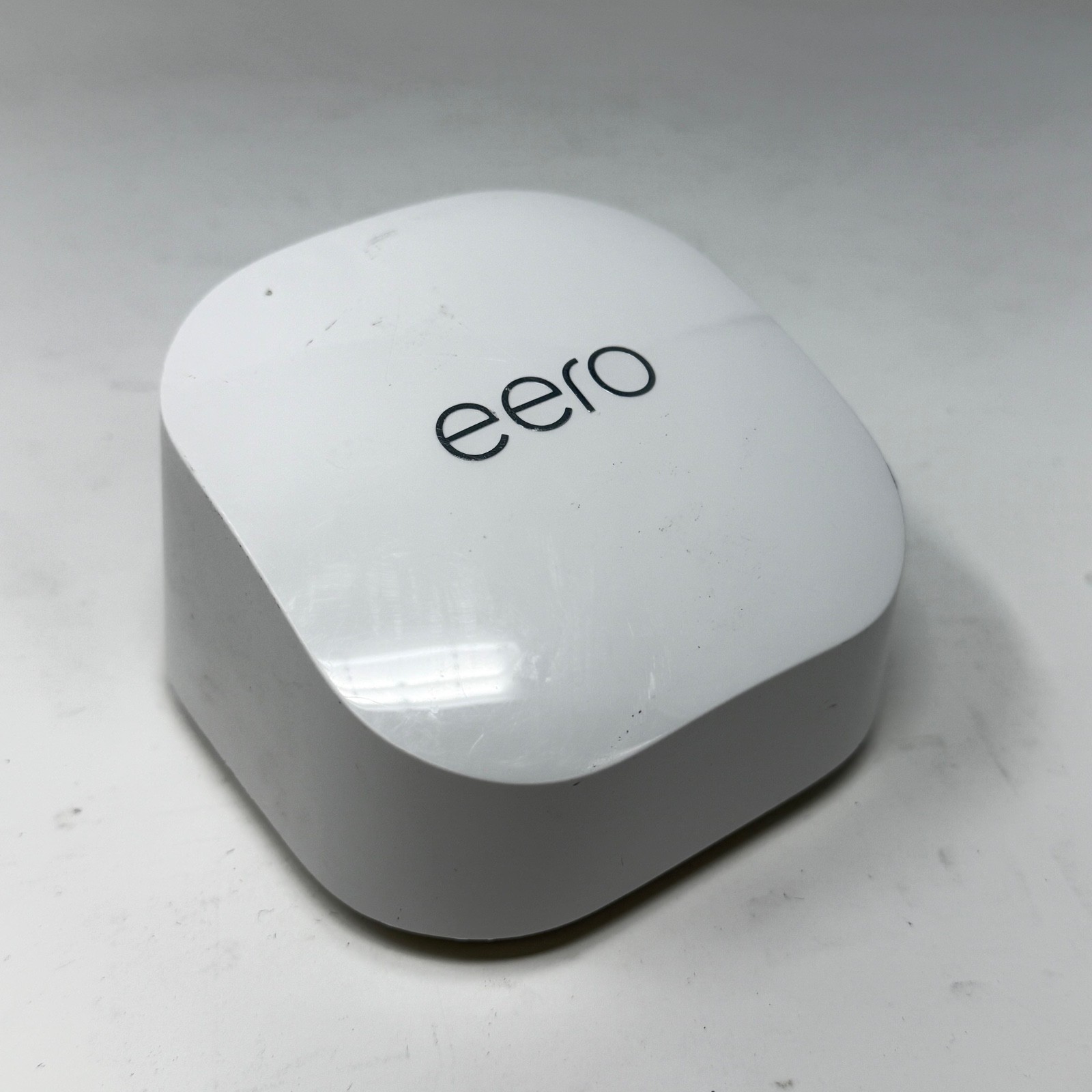 eero 6+ Dual-Band Mesh WiFi 6 Router R010001 AX3000 Gigabit White