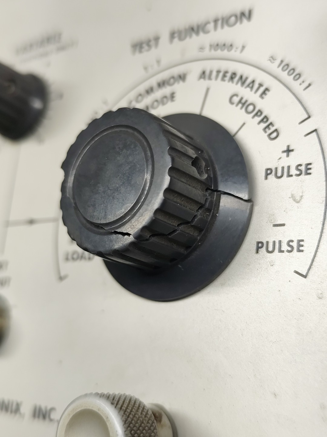 Tektronix E 132 Plug-In Unit Power Supply
