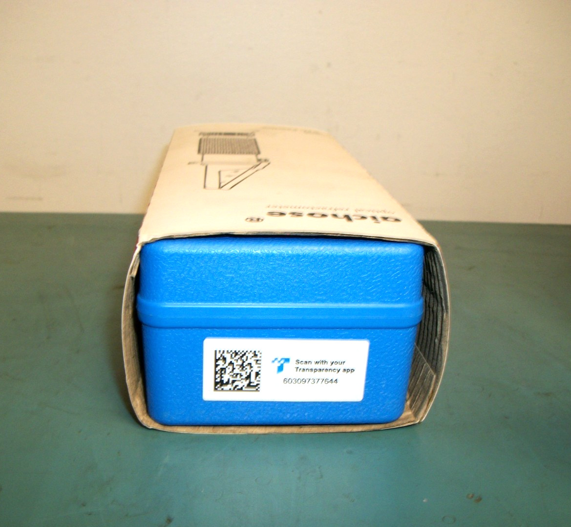 AICHOSE Optical Refractometer w/ATC Function & Case - NEW