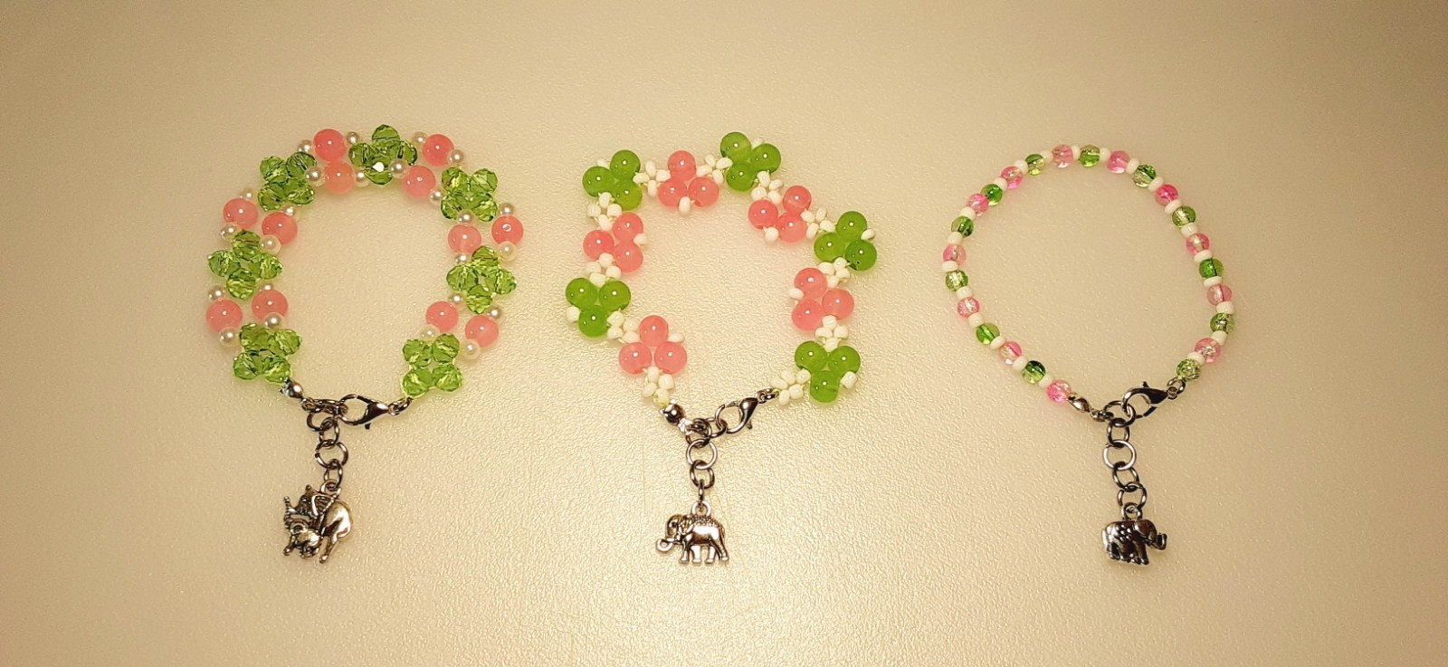 HANDMADE  ADJUSTABLE 3 PIECE STAINLESS GLASS & FAUX PEARL BEADED BRACELET