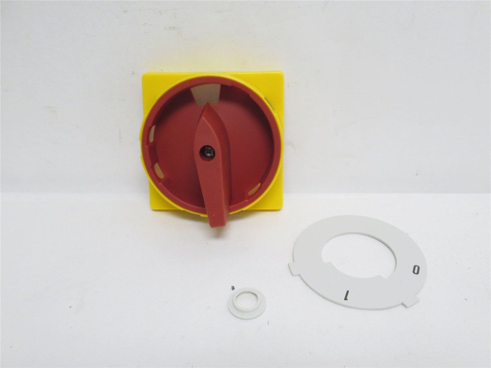 239501 New-No Box; CFS 5000015263 Padlock Handle; 90Deg; Type: S2