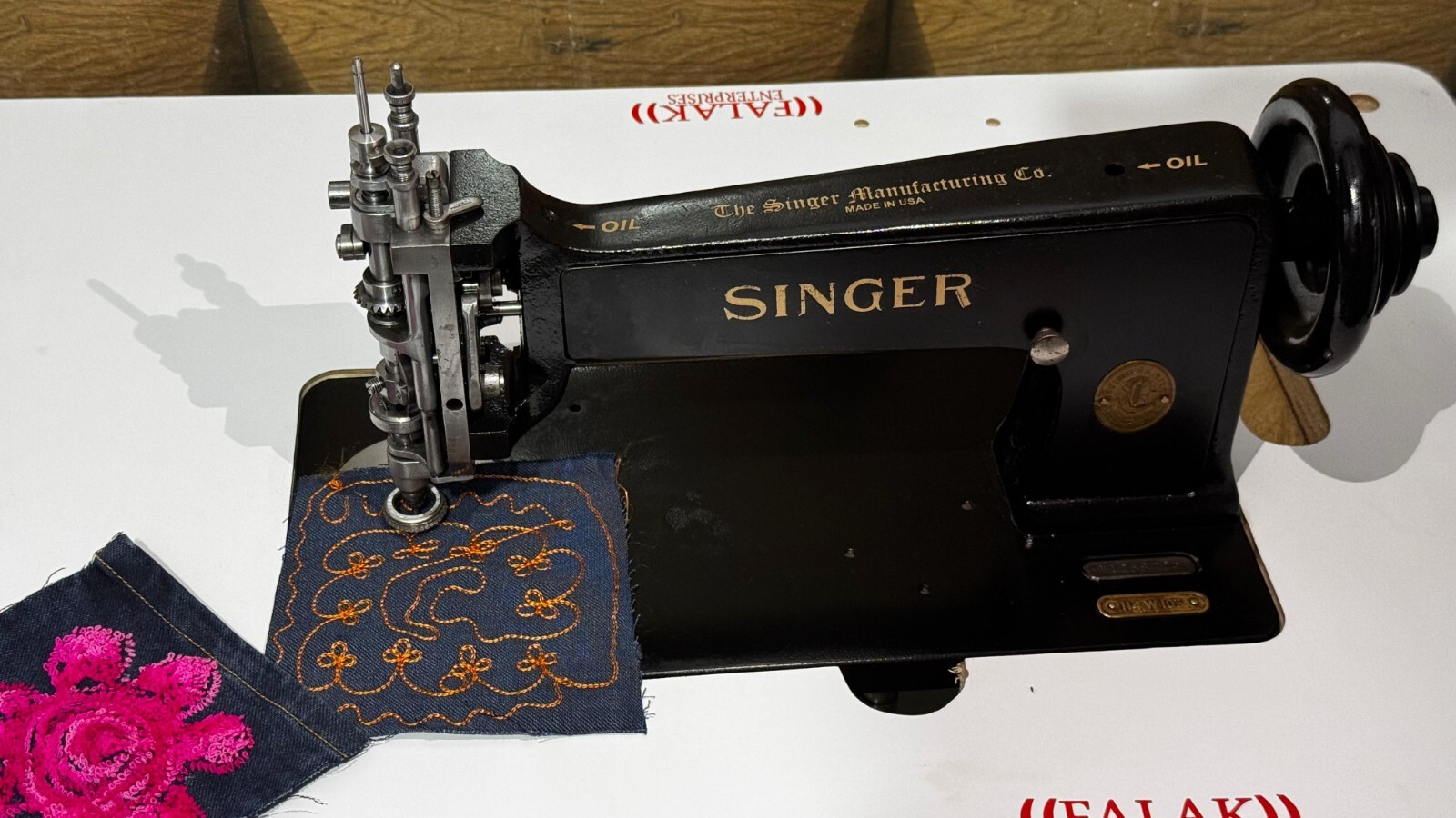 Singer 114w103 Chain & Moss Stitch Embroidery Machine