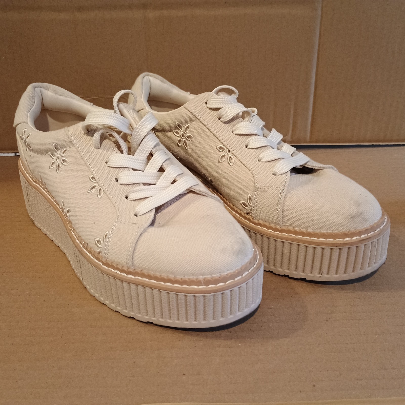 Dolce Vita Women's Shoes Size 8 Beige Canvas Platform Sneakers Low Top Athletic