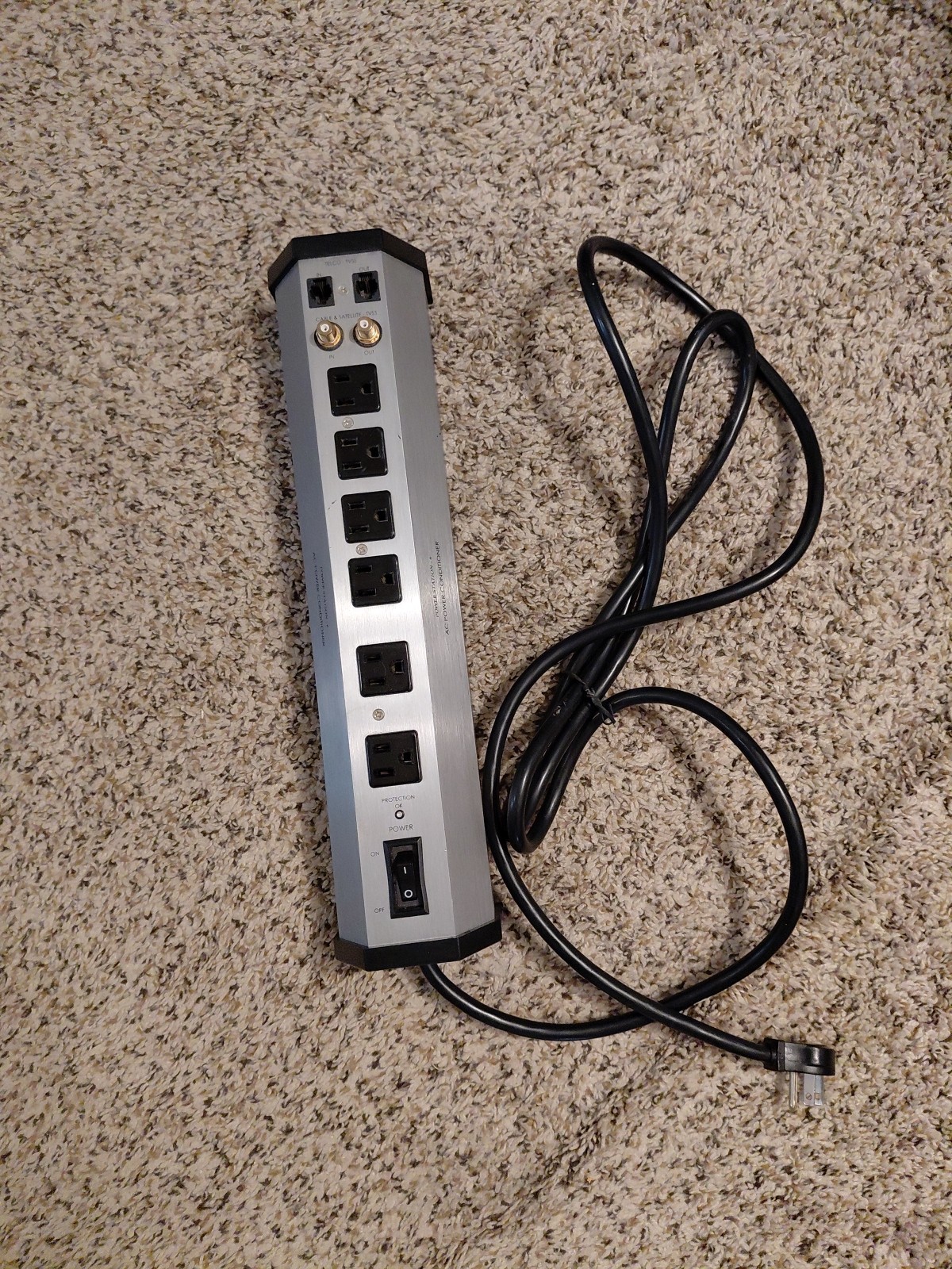 FURMAN PST-6 Multi-Stage Protection  Outlet AC Power Conditioner Station