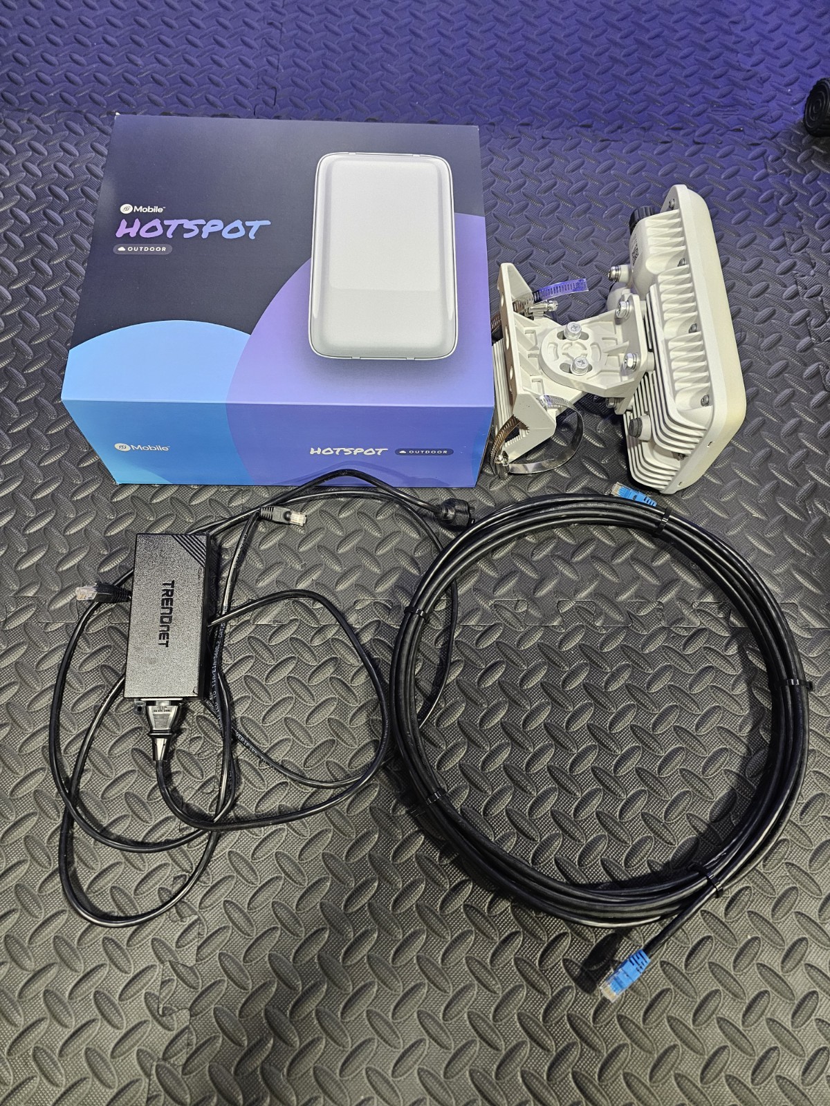Helium Mobile Outdoor Wi-Fi Hotspot W/ POE And 25ft Outdoor Ethernet