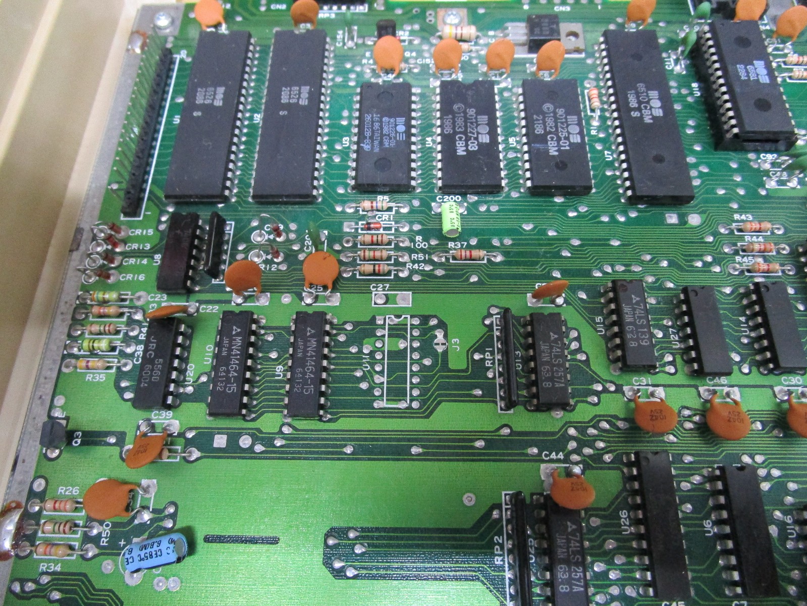 COMMODORE 64C COMPUTER 250466 HEATSINKS C64C TESTED AND WORKING LOT#X8 💻