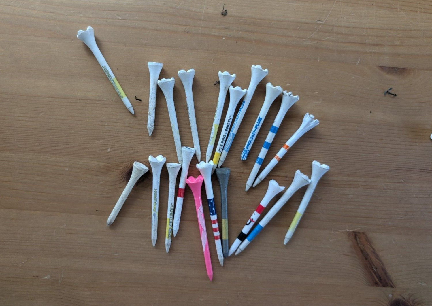 Golf Tees Lot of 100+ Mostly Plastic