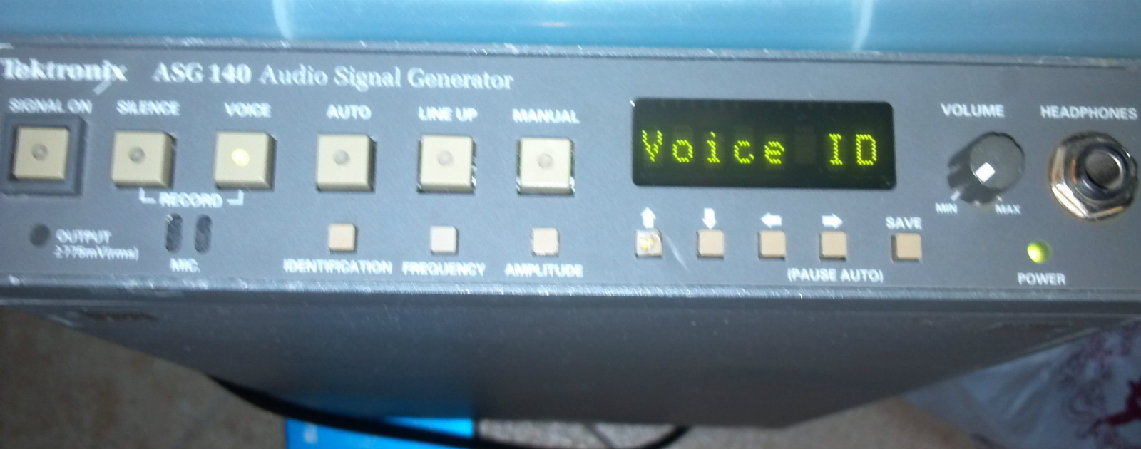 TEKTRONIX ASG 140 AUDIO SIGNAL GENERATOR