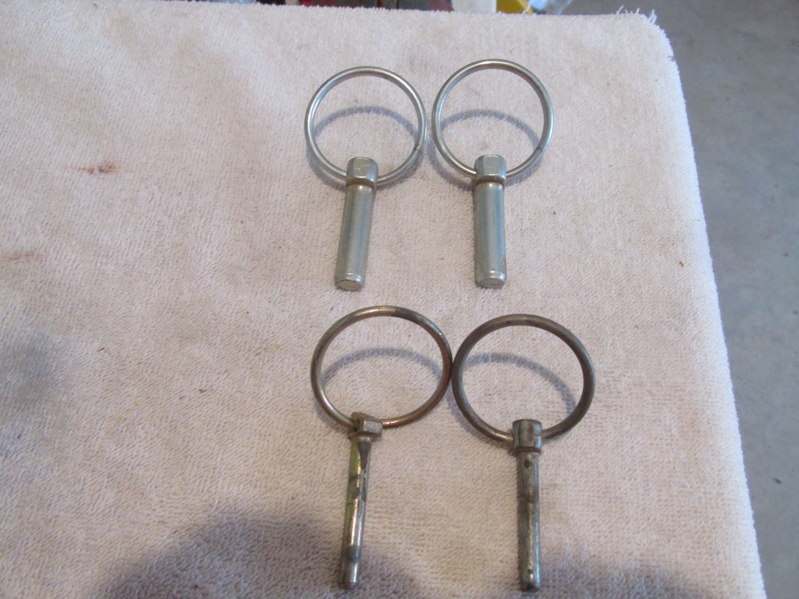small locking hitch pins