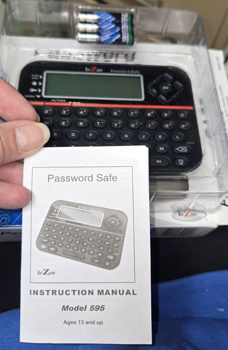 Password Keeper Safe Vault Password Organizer RecZone Model 595 New