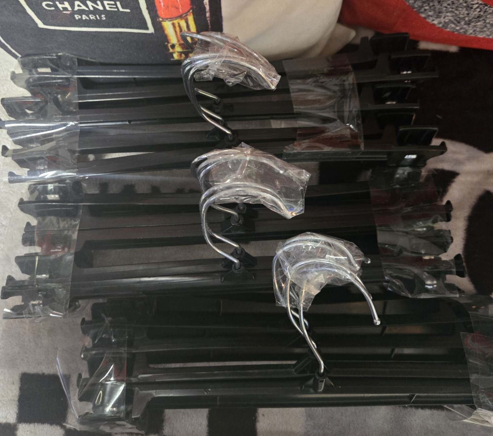 BUNDLE BLACK CLOTHES HANGERS WITH CLIP 45PC