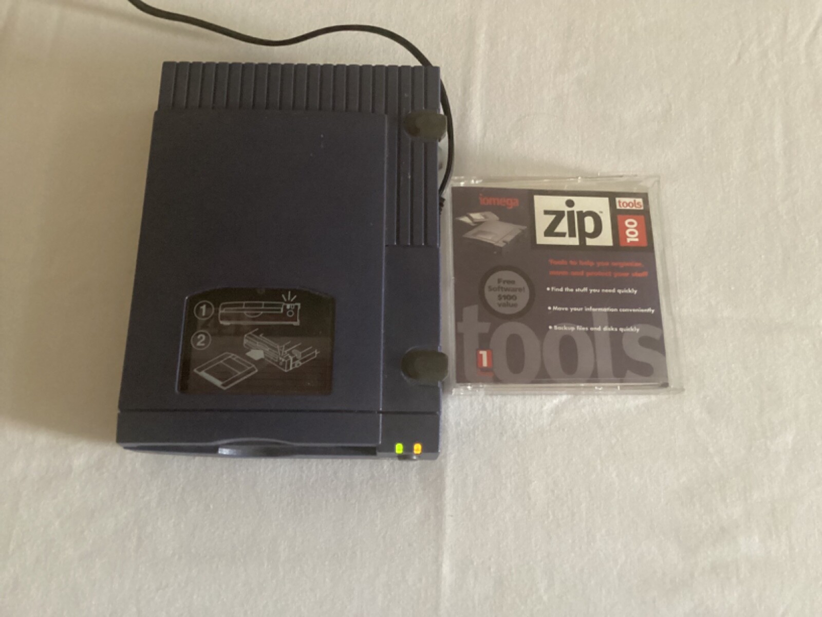 Iomega ZIP 100 External Parallel Port Zip Drive Z100P2 w/AC Adapter & Cable