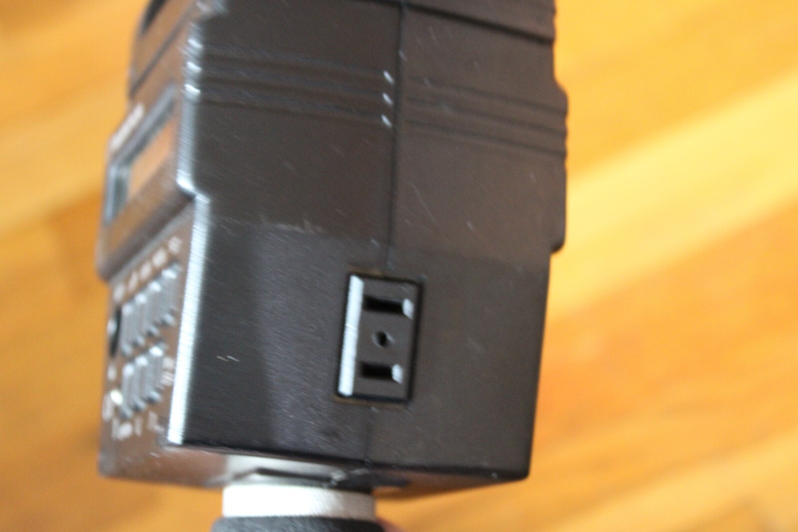 Quantum Instruments Qflash T2 Handle Mount Flash Strobe - Battery - Untested