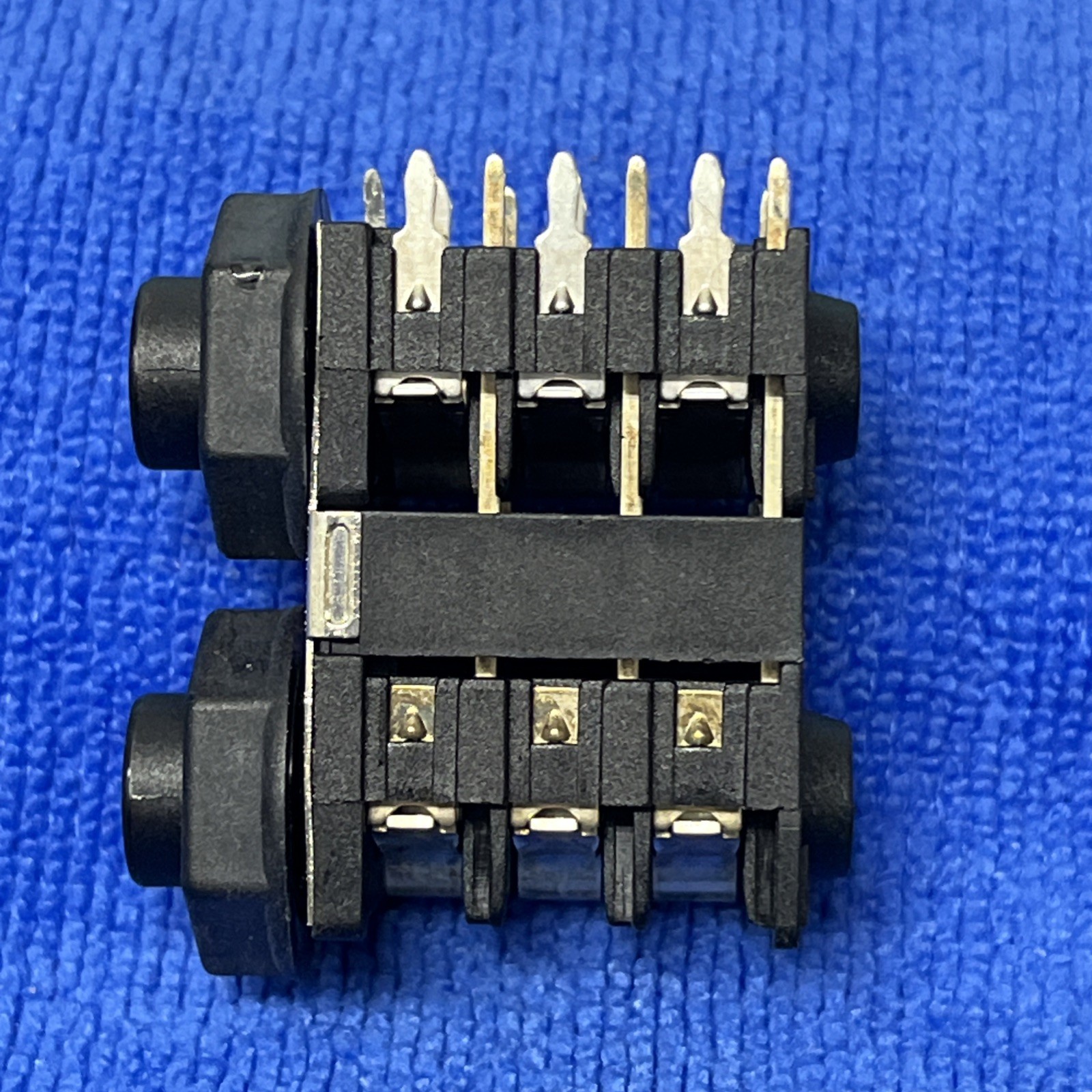 NEUTRIK USA INC ~ NSJ12HH-1 ~ JACK 1/4" STACKING STEREO-HALF THREAD NOSE - PCBH