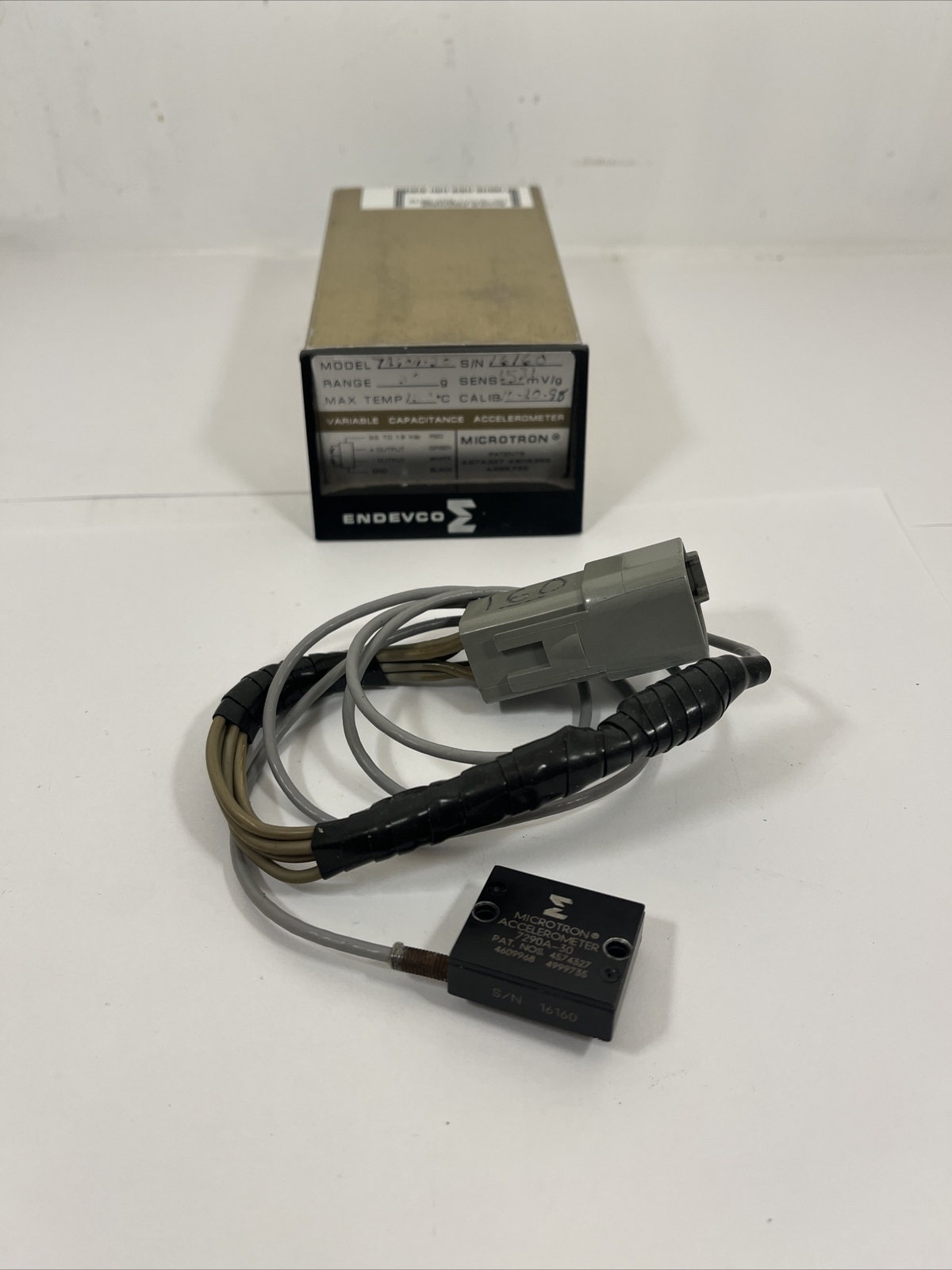 ENDEVCO MICROTRON 7290A-30 VARIABLE CAPACITANCE ACCELEROMETER