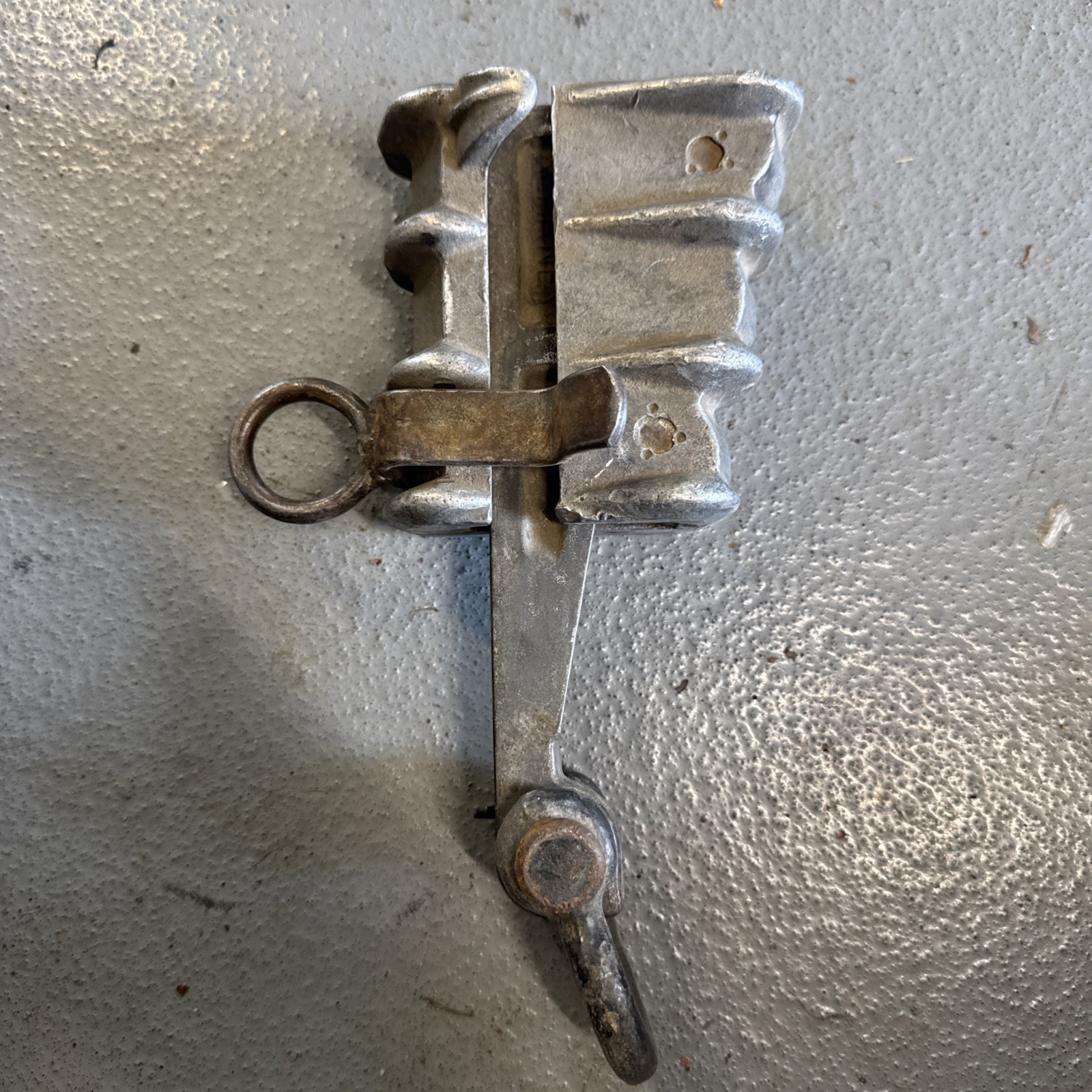 I lineman wire grips Kearney
