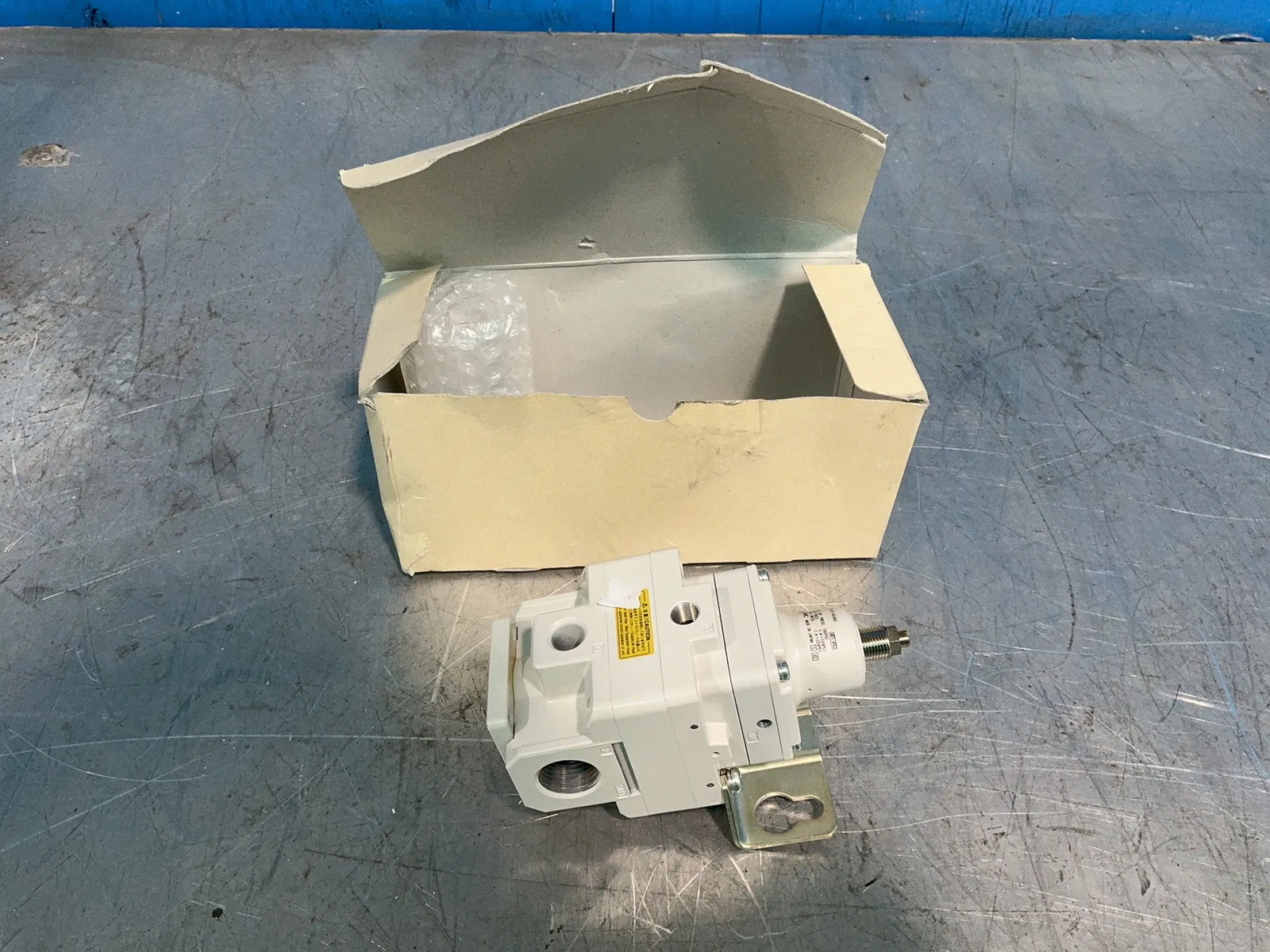 SMC PNEUMATIC REGULATOR IR3120-N04BG