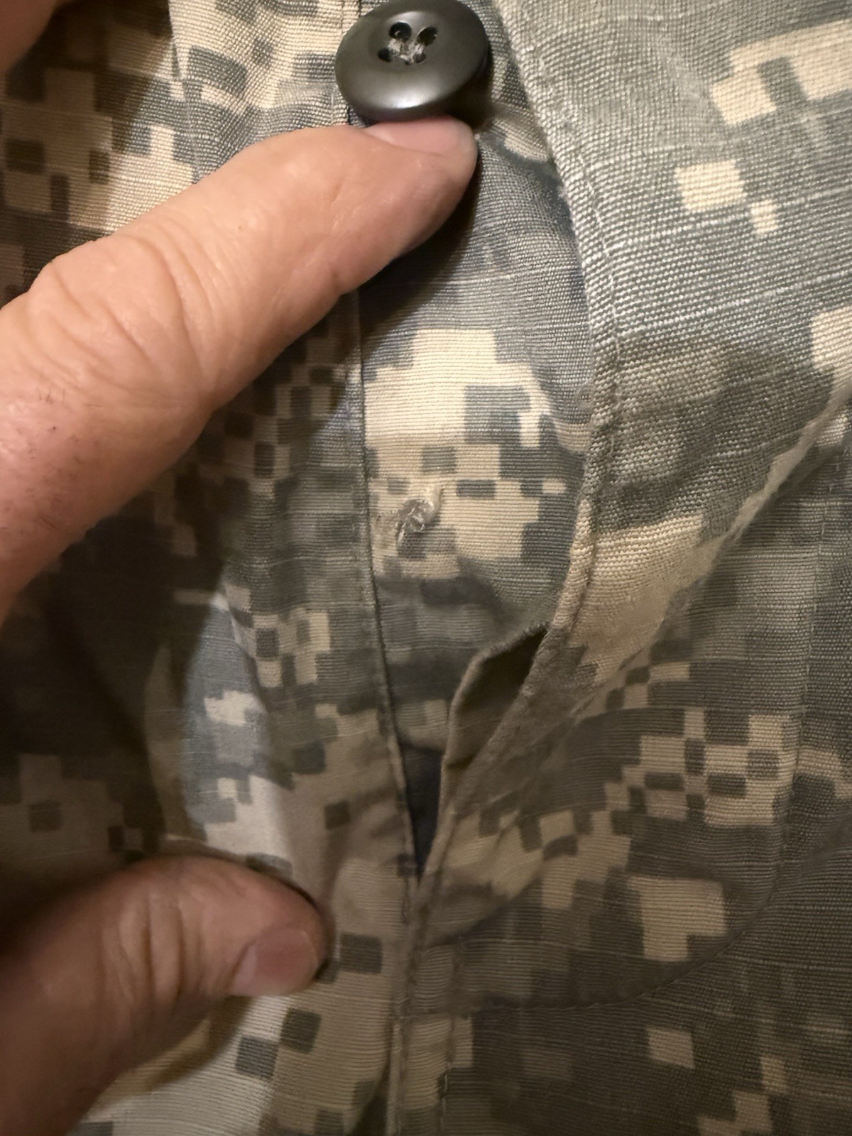 Us Army Digital Camo Pants Missing One Button On Pants ￼