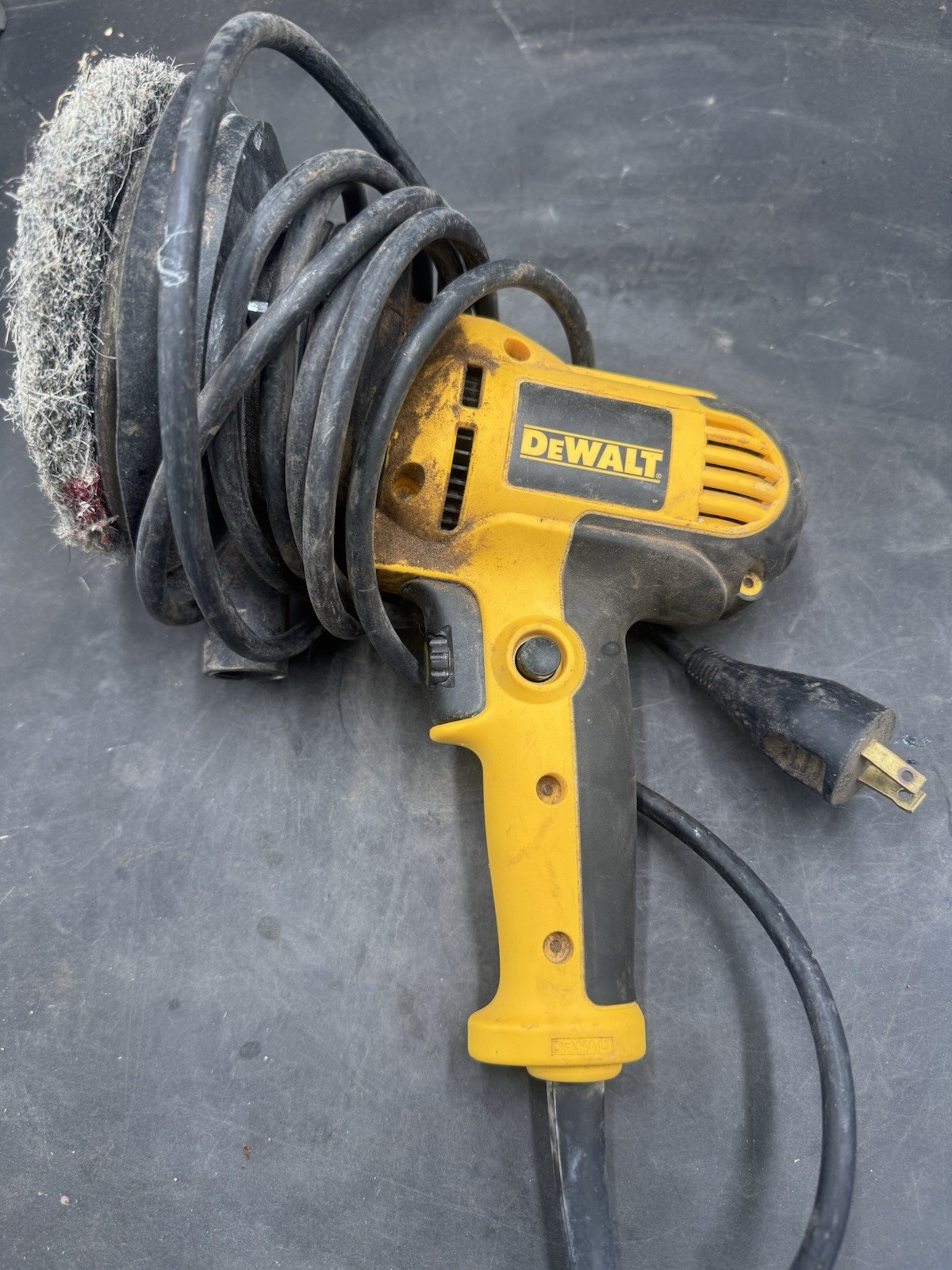DEWALT SPINDLE SANDER DWE6401DS (P19015390)