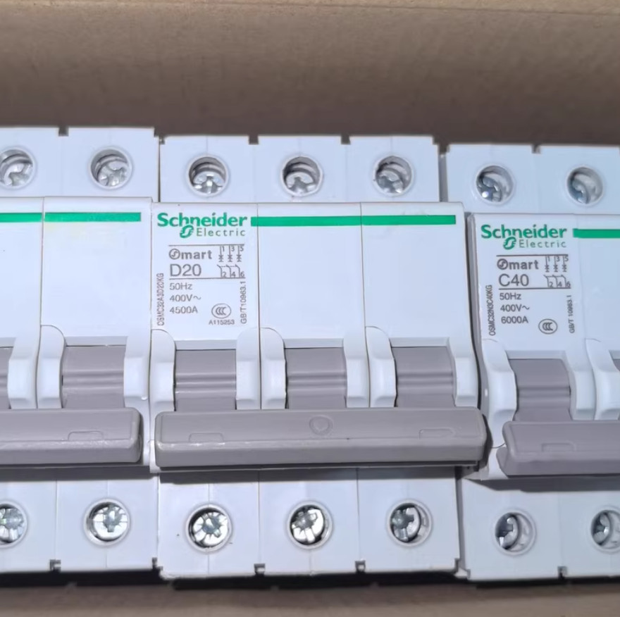 1PC NEW Schneider Miniature circuit breaker OSMC32A3D20KG Osmart 3P D20 #LL