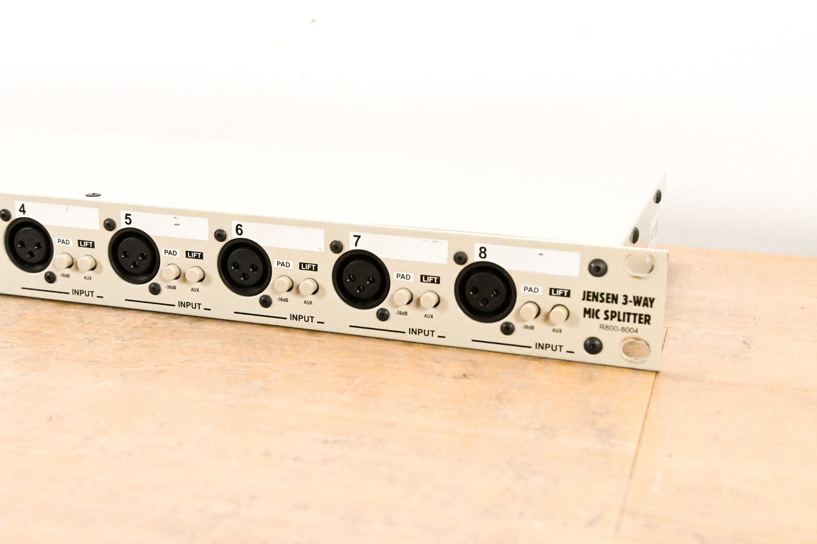 Radial Engineering OX8-j Jensen-Equipped 8-Channel Microphone Splitter CG011Q4