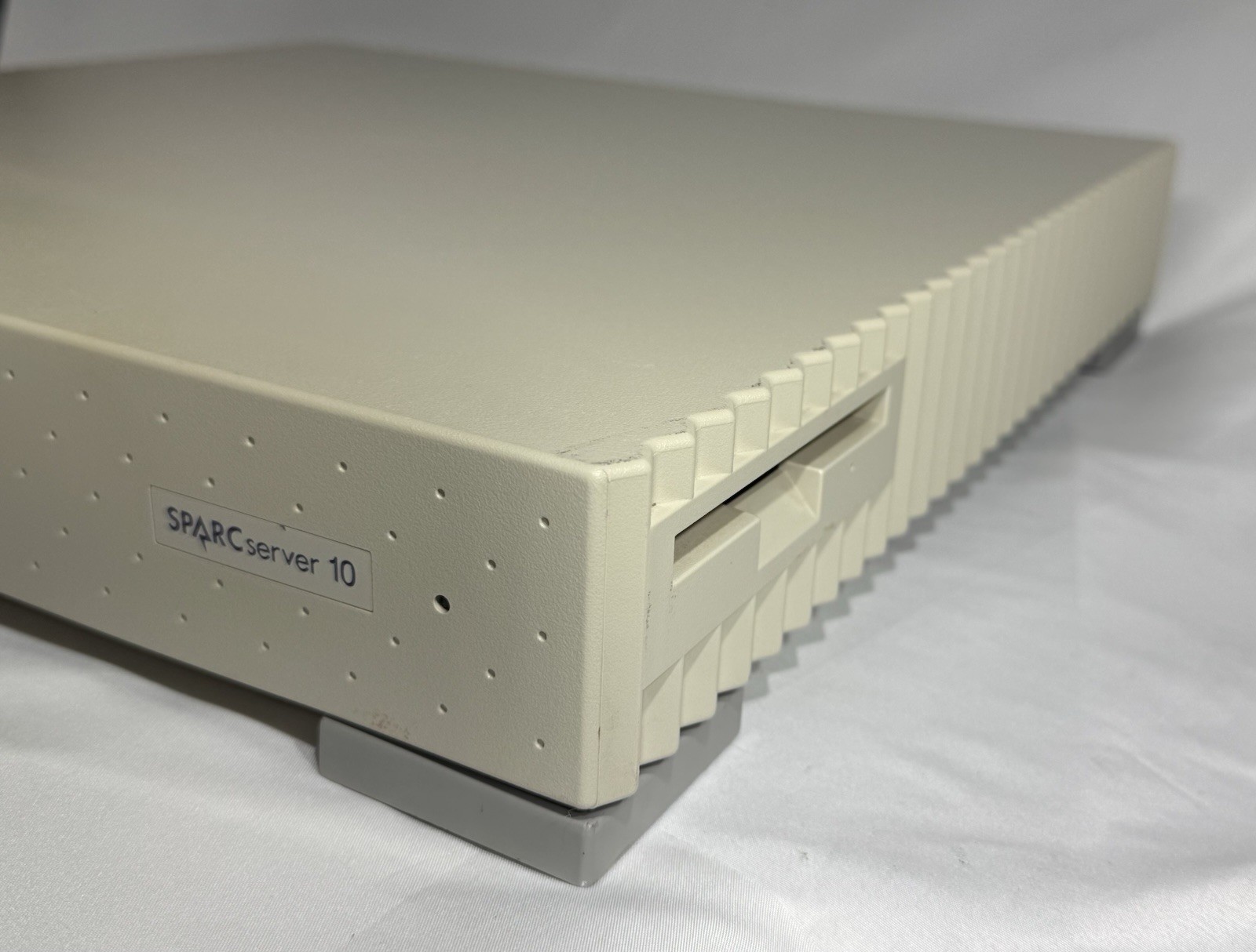 SUN SPARCserver 10 Workstation, SM40 40MHz CPU, GX Graphics, 128MB RAM, 1GB HDD
