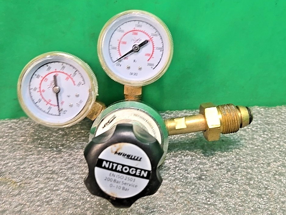 Manatee Nitrogen Single Stage Regulator Series 101 | 200 Bar Service 0-10 BAR
