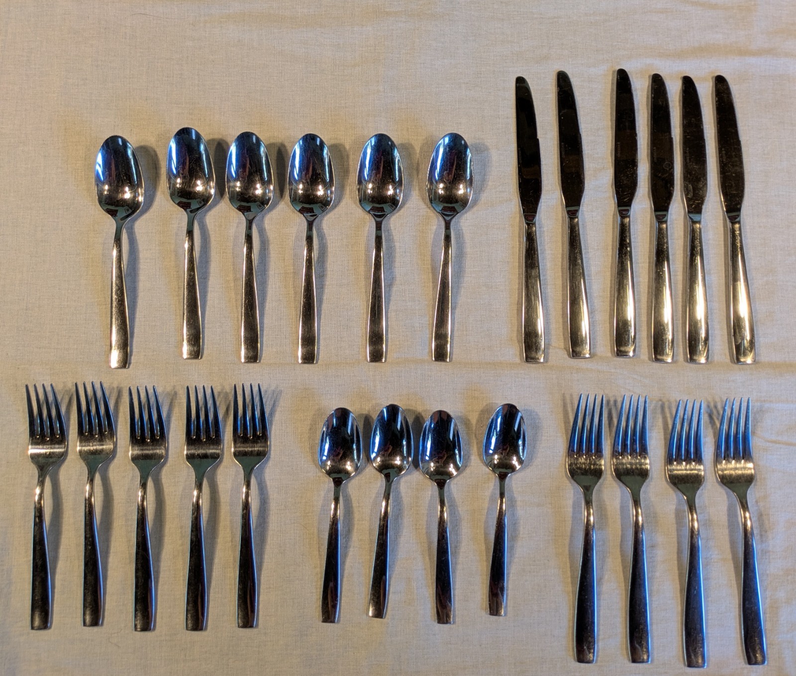 25 Pc Oneida METRA Stainless Steel Flatware Forks/Spoons/Knives