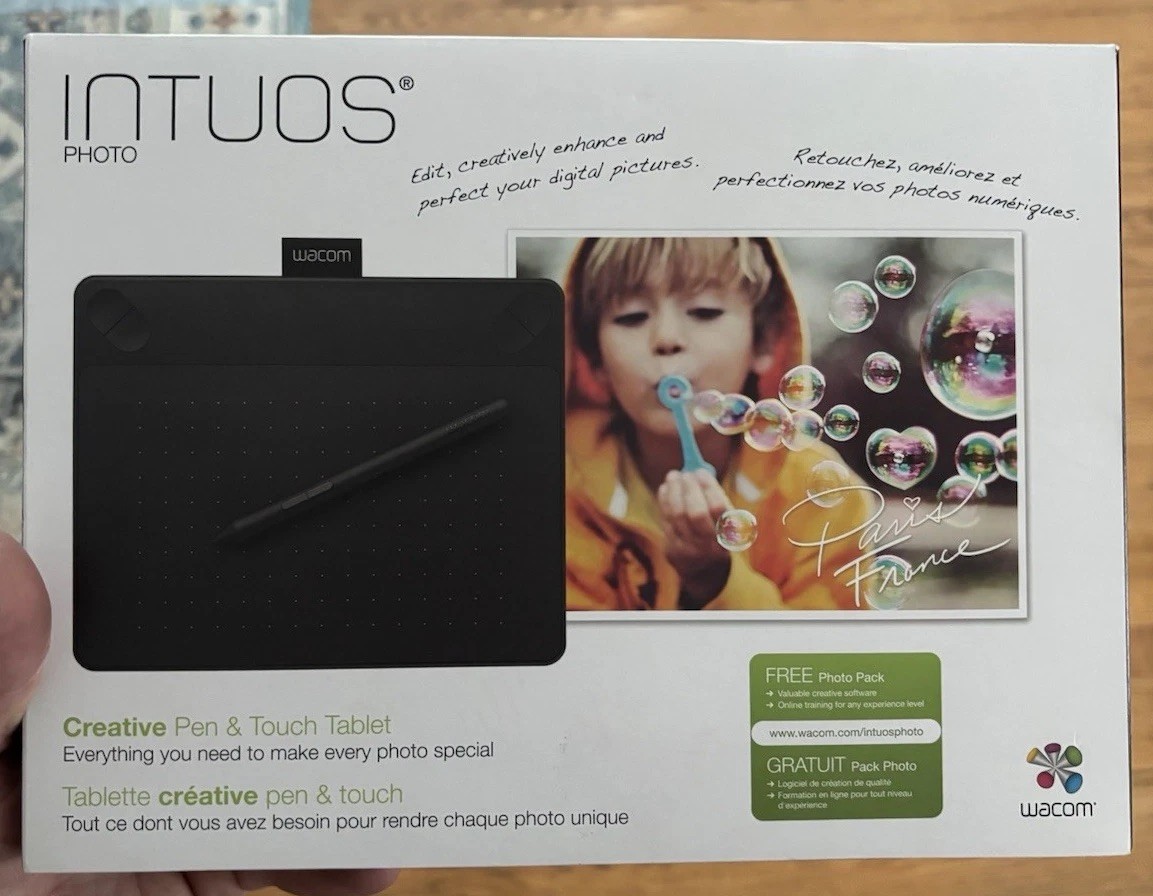 Wacom Intuos Photo CTH-490 Small Black Pen & Touch Graphics Tablet New Open Box