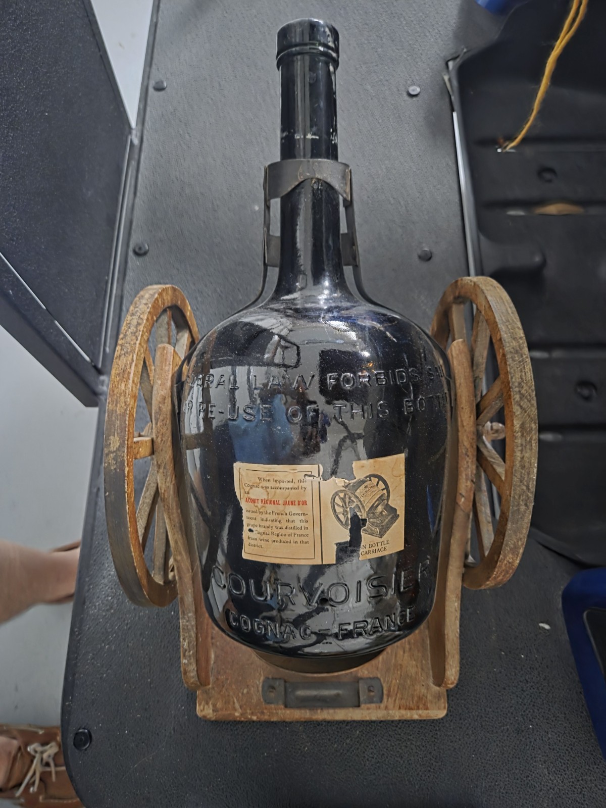COURVOSIER CONGAC display Cannon Vintage For Bar