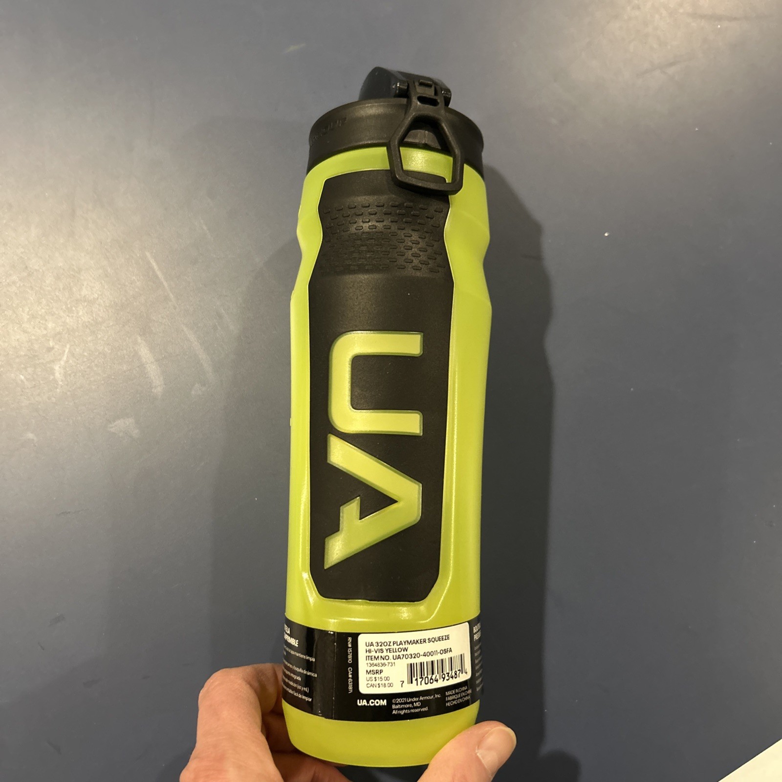 Under Armour 32oz Playmaker Squeeze Pitch Yellow Water Bottle New