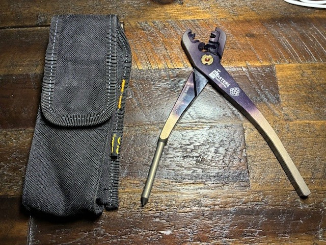 Blaster Tool Supply Co Dual Blasting Cap Crimper w Pouch, Aluminum, Black, NOS