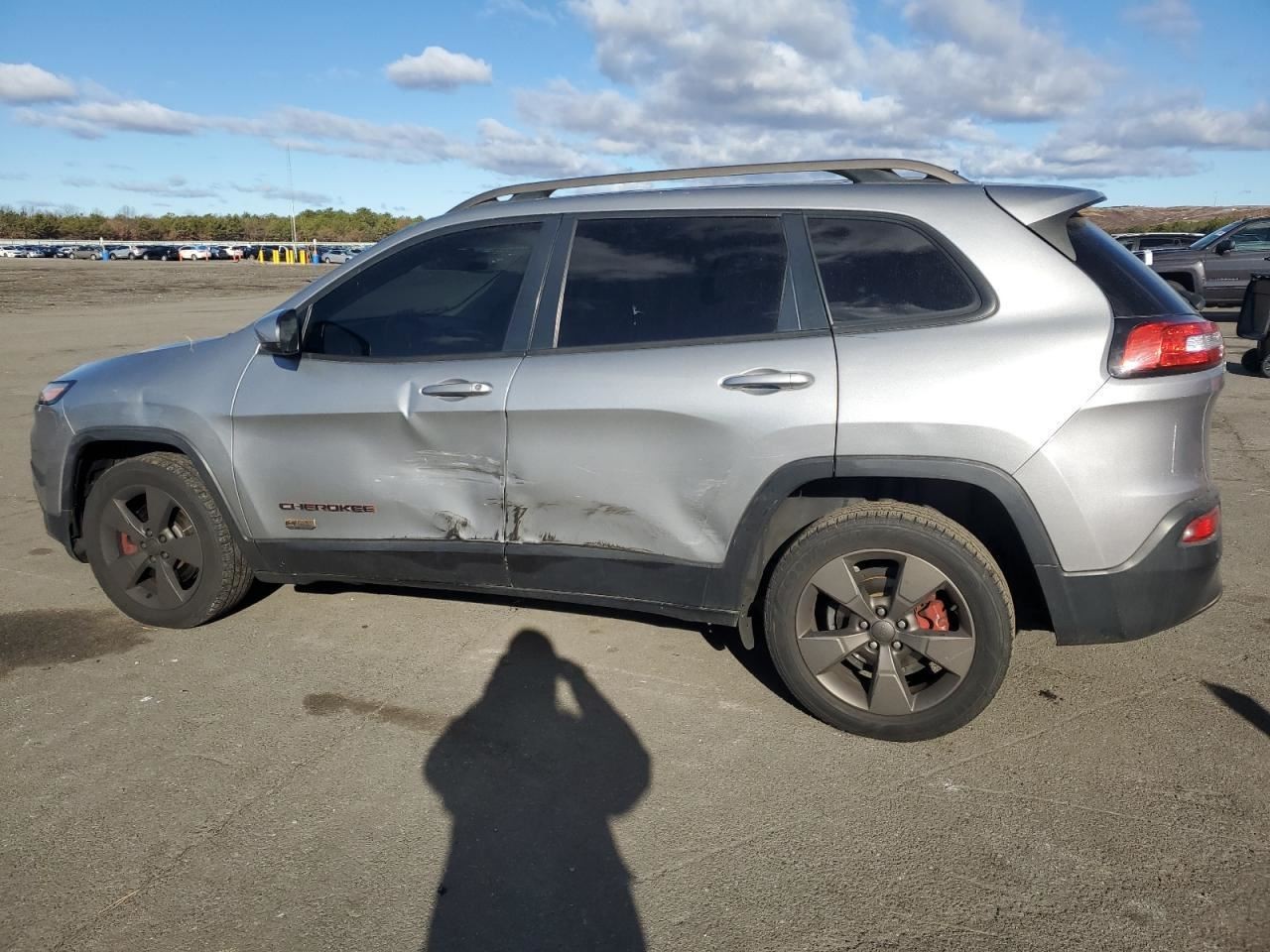 CHEROKEE 2016 Air Shutter 756576