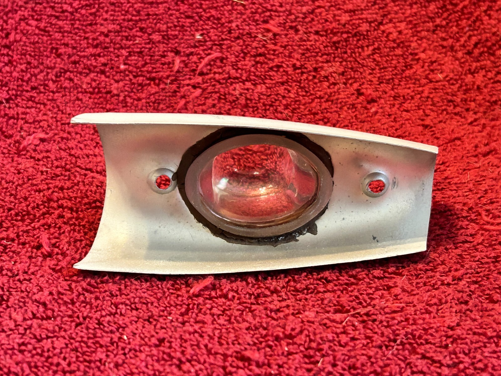 LENS AND SHIELD FOR AIRCRAFT NAVIGATION POSITION LIGHT