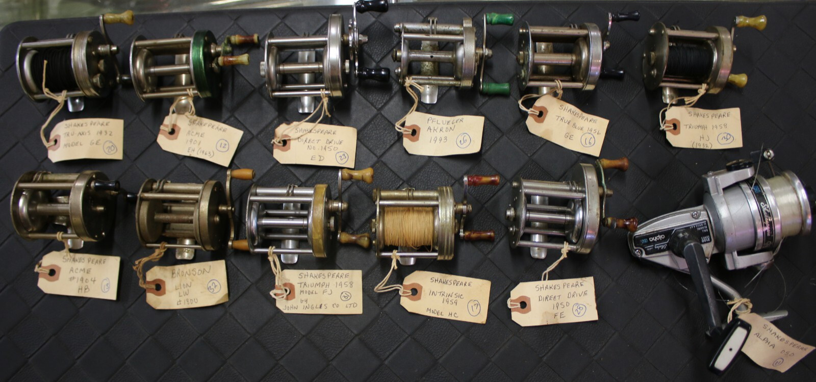 Lot of 12 Vintage Fishing Reels #8