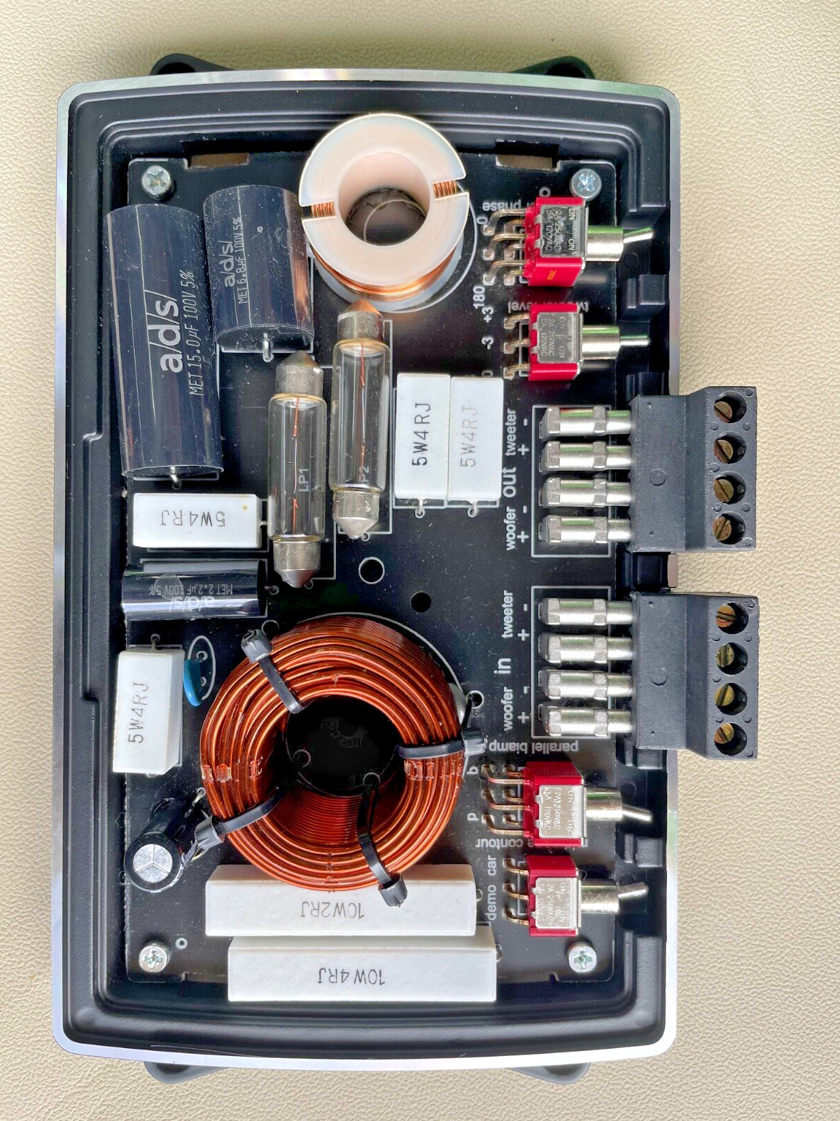 Old School A/D/S 346CS Crossover Pair, Display Unit