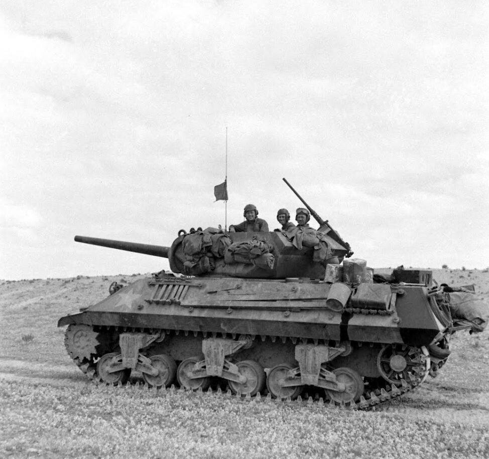 WW2 WWII Photo War In North Africa Tunisia 1943 Light Tank  World War Two 8244
