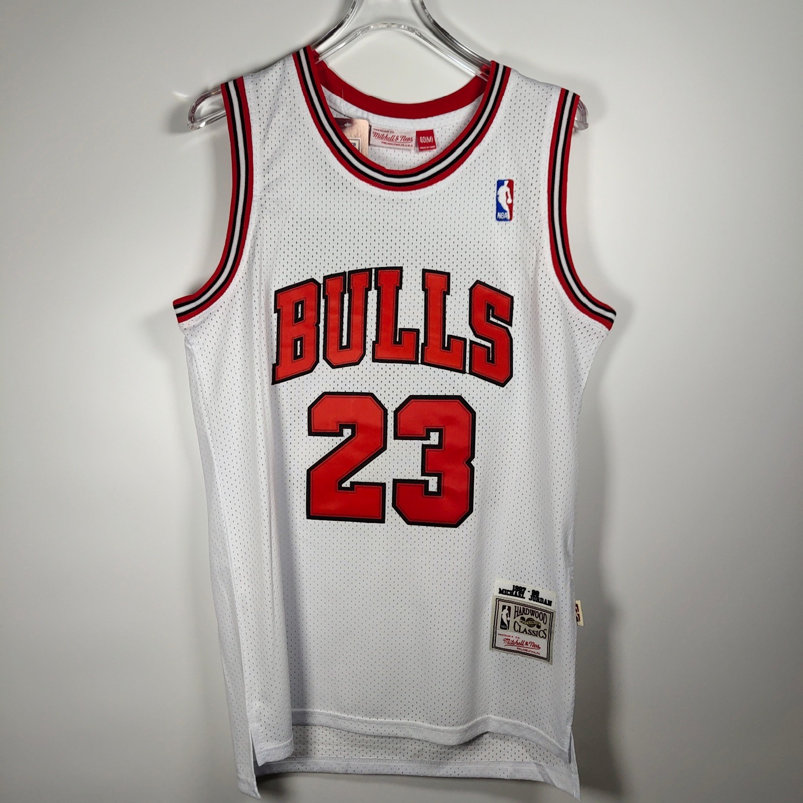 Michael Jordan #23 Jersey Retro White Embroidery Crew Neck