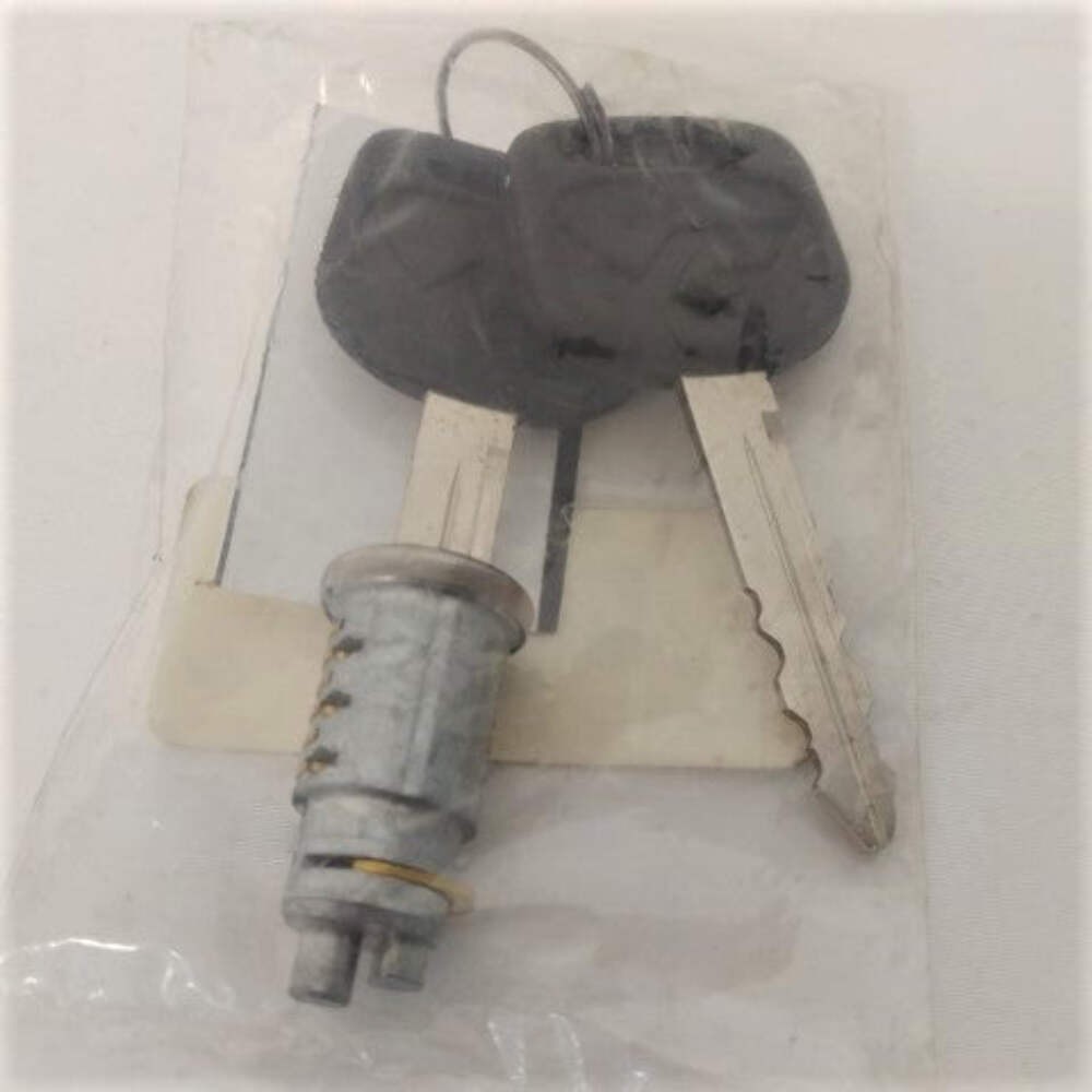 Freightliner Random Key Door & Ignition Lock Set - P/N A22-69907-000