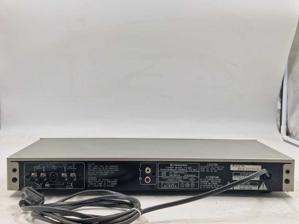 Pioneer TX-301 FM/AM Tuner - Not Working, Signs of Use