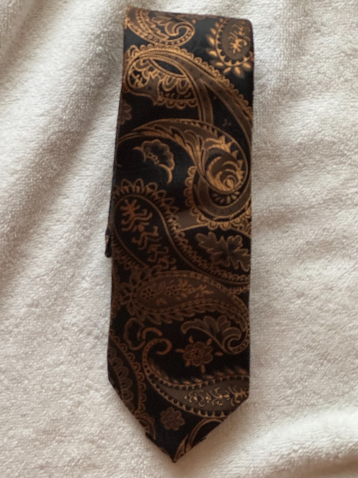 Black and Gold Paisley Formal Accessory Set