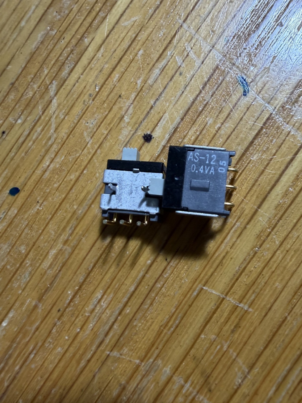 A lot of TEN (10) ALCO AS12AH, SPDT PCB vertical mount Slide Switches