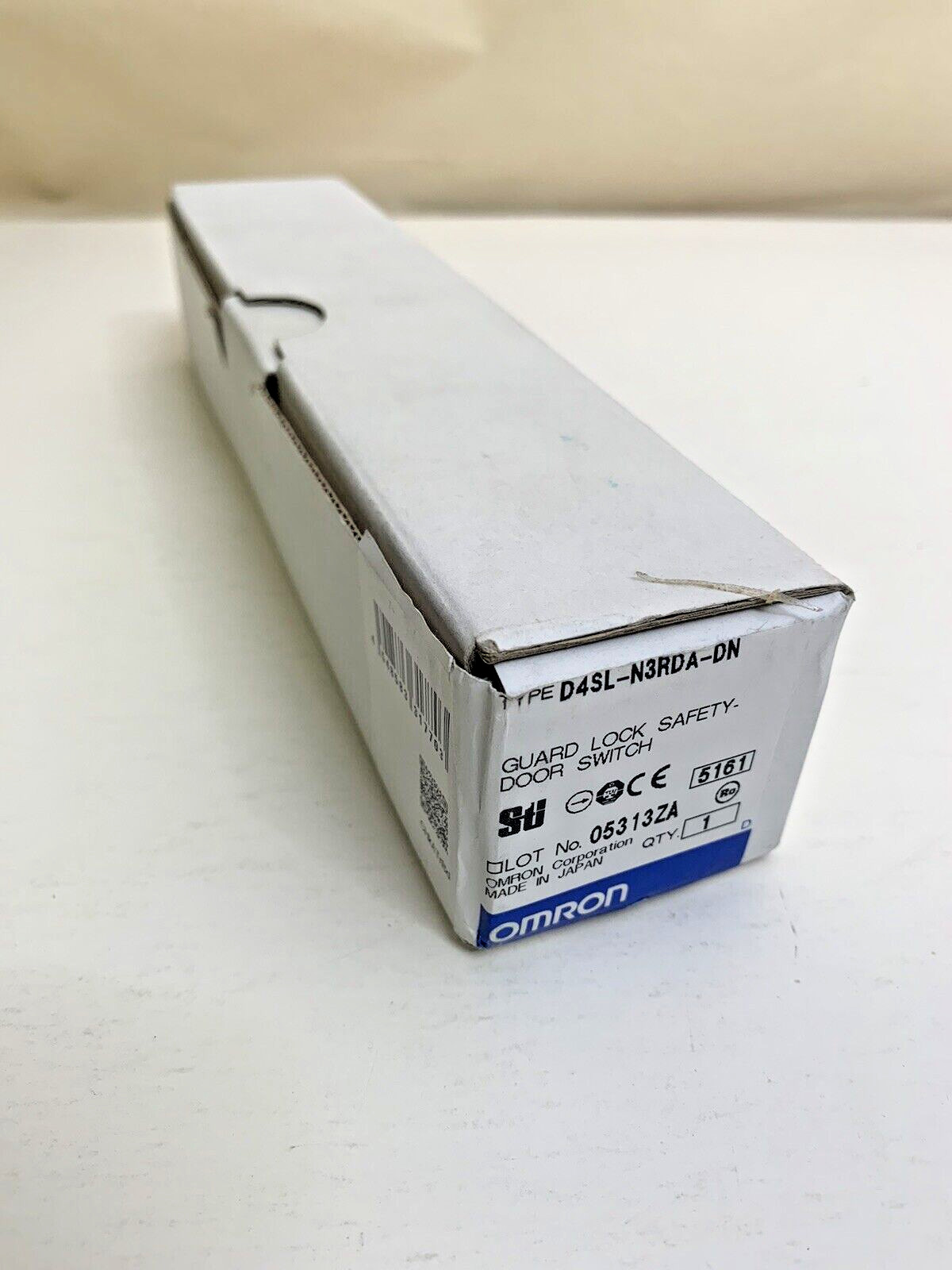 NIB Omron STI Guard Lock Safety Door Switch D4SL-N3RDA-DN